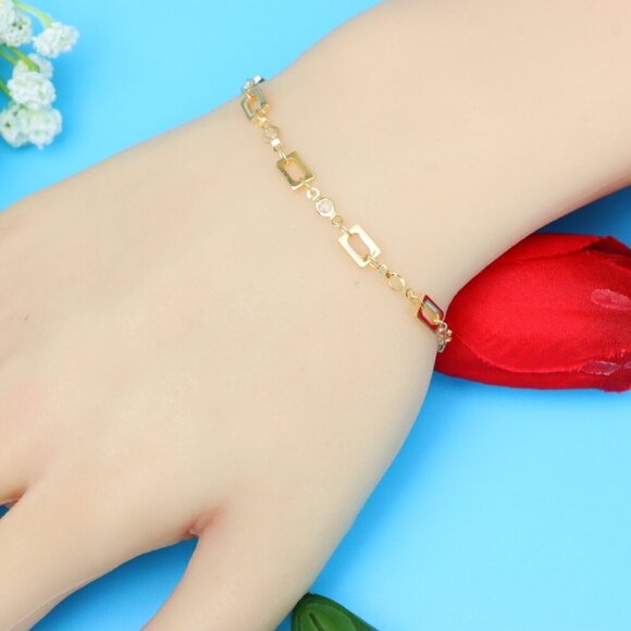 Chic & Stylish Bracelet – A Thoughtful Gift for Women and Girls, DYC1092 - Picture 1 of 9